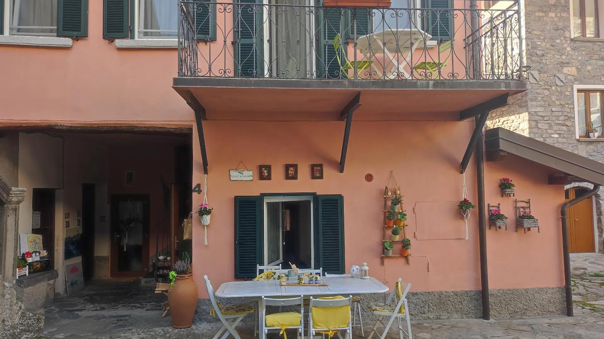 Apartment La Corte Del Viandante Lierna Italy